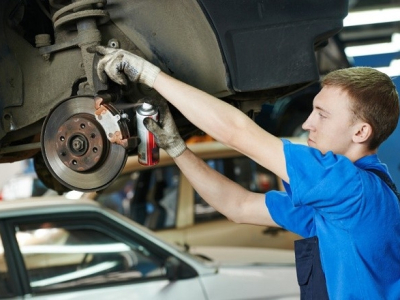 Những Sai Lầm Phá Hủy Hệ Thống Phanh Ô Tô